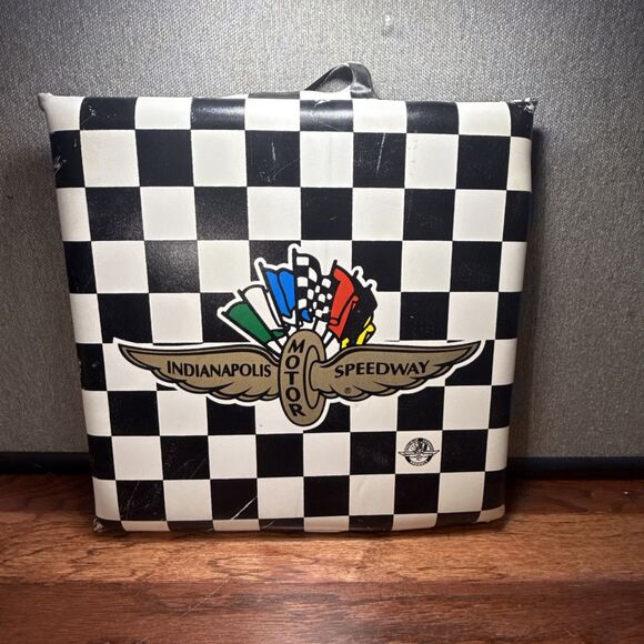 INDIANAPOLIS 500 MOTOR SPEEDWAY SEAT CUSHION VINTAGE INDY RACING - Picture 1 of 7